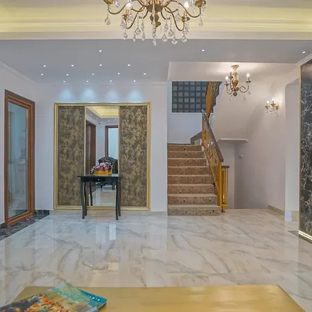 Monarch House Guest house 3*