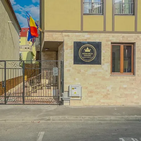 Monarch House 3*