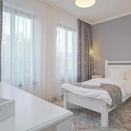 Monarch House Guest house 3*