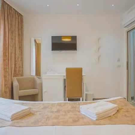 Guest house Monarch House Brasov