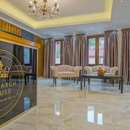 Monarch House 3* Brasov