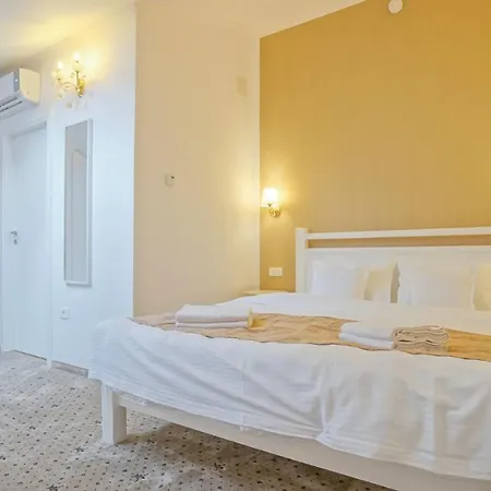 Monarch House Brasov