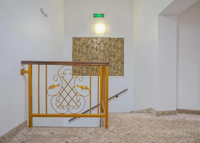 Guest house Monarch House 3*