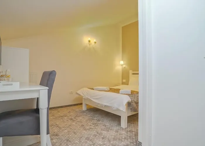 Monarch House Guest house