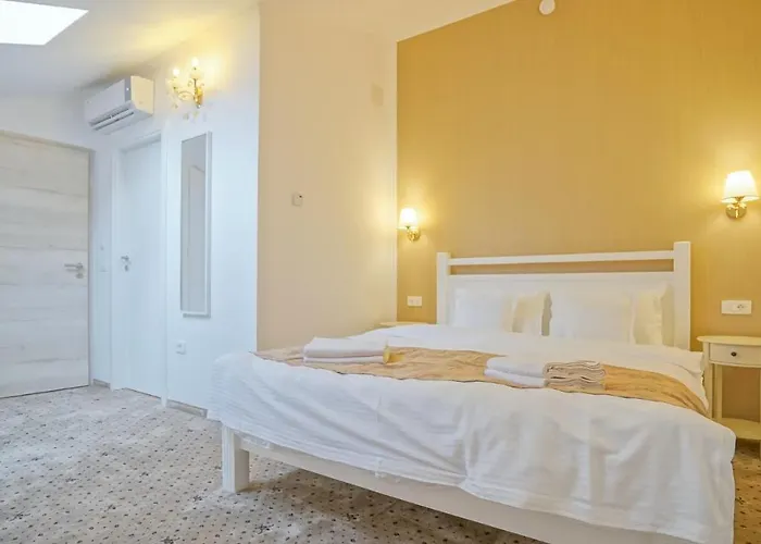 Monarch House Brasov